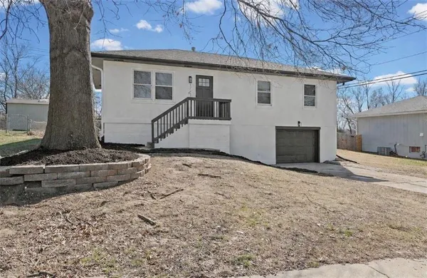 $269,000 | 1707 Stacy Road, Harrisonville, MO 64701