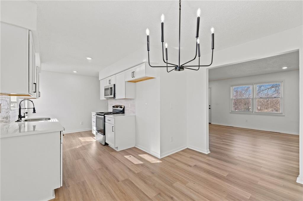 1707 Stacy Road Harrisonville, MO 64701 - Photo 7 of 35