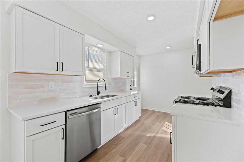 1707 Stacy Road Harrisonville, MO 64701 - Photo 8 of 35