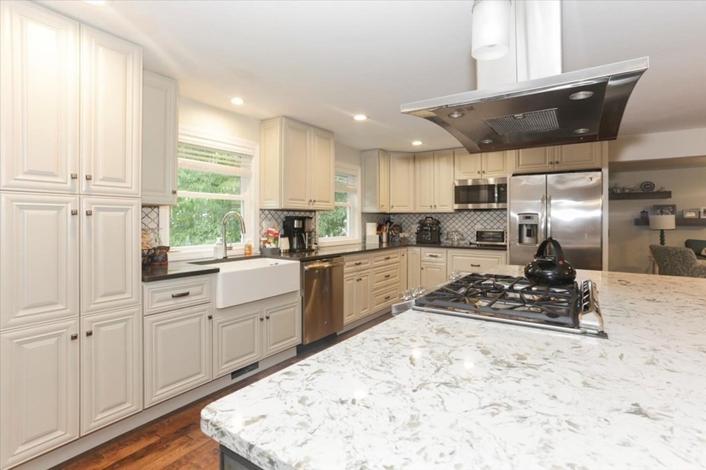 60 Croydon Road Norwood, MA 02062 - Photo 6 of 30 Gallery Image 6