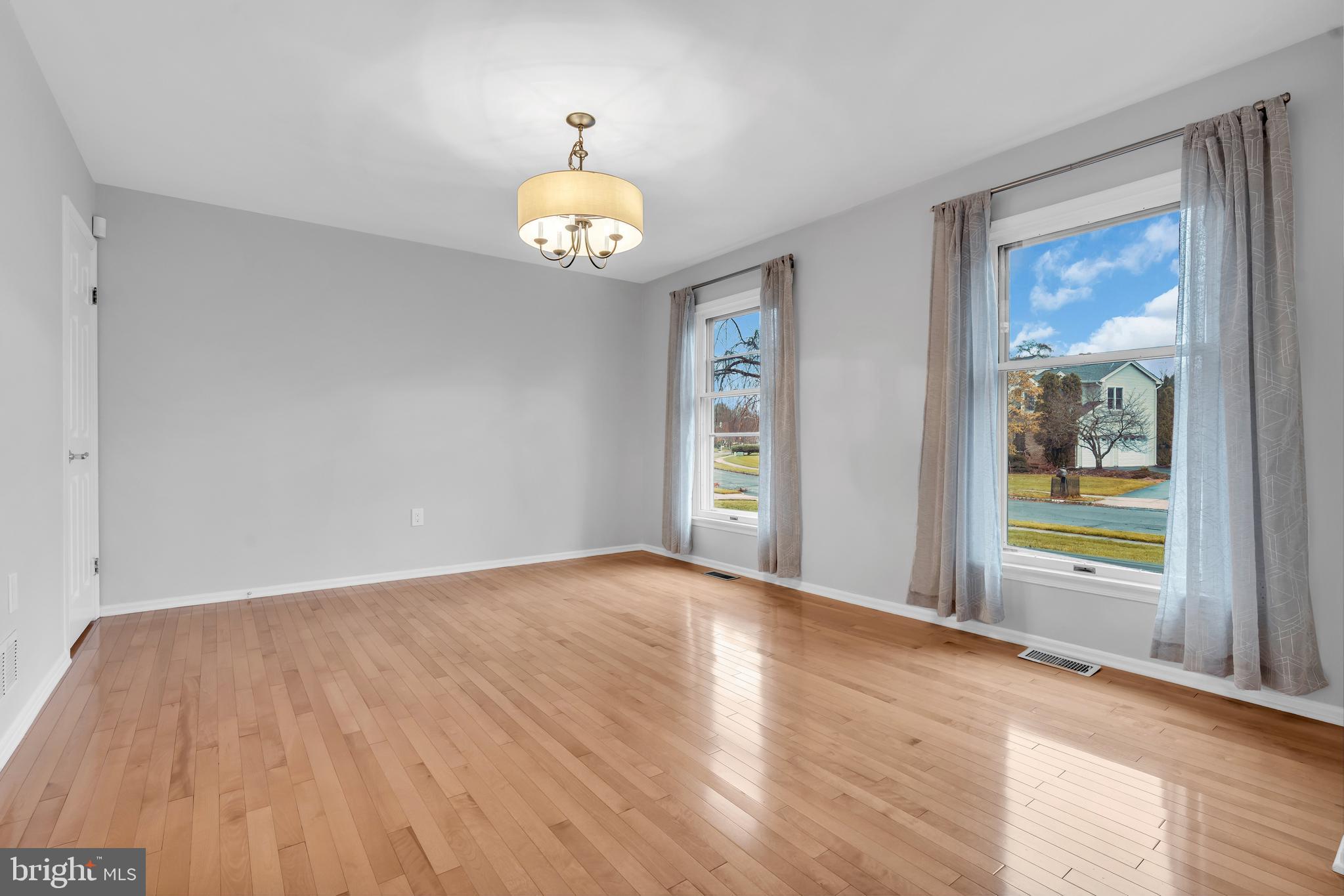 10 Reed Drive North Princeton Junction, NJ 08550 - Photo 13 of 55 Dining room
