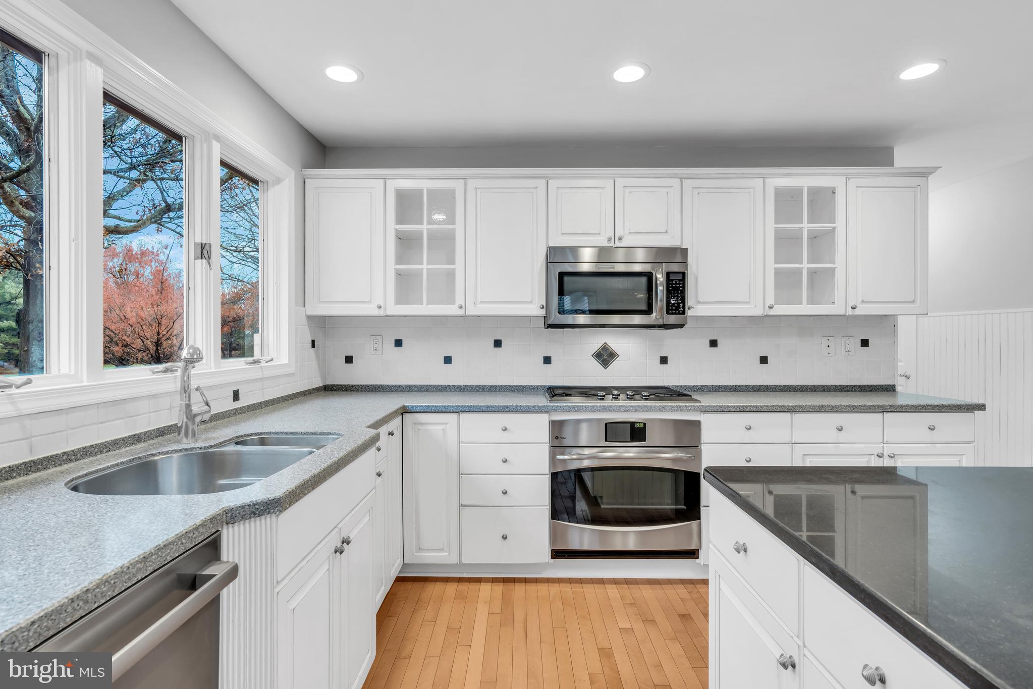 10 Reed Drive North Princeton Junction, NJ 08550 - Photo 21 of 55 Kitchen