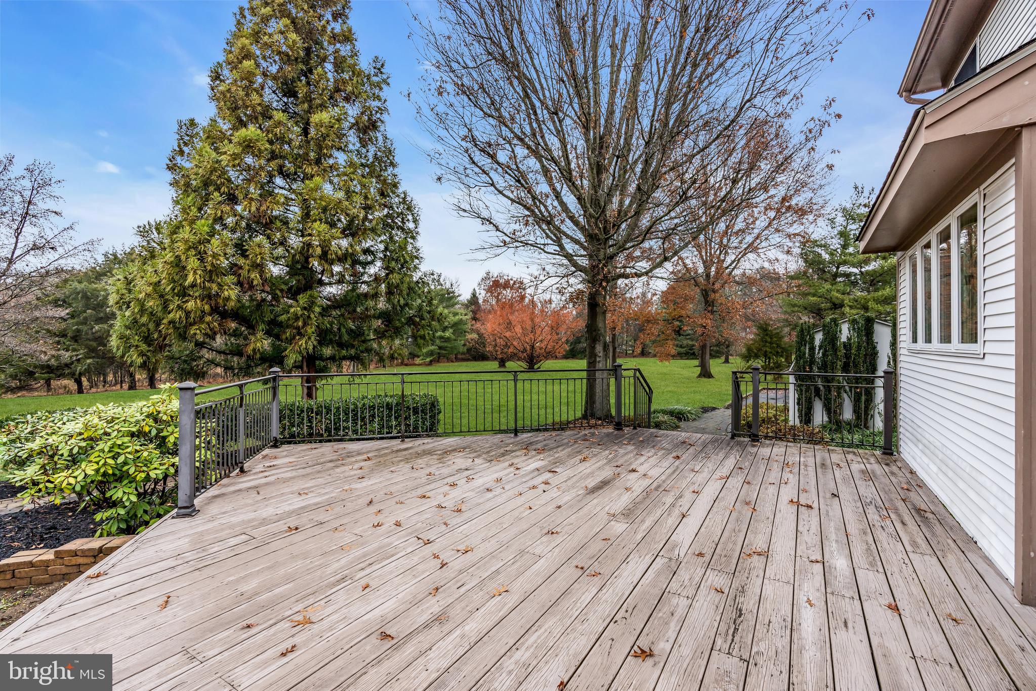 10 Reed Drive North Princeton Junction, NJ 08550 - Photo 52 of 55 Exterior deck
