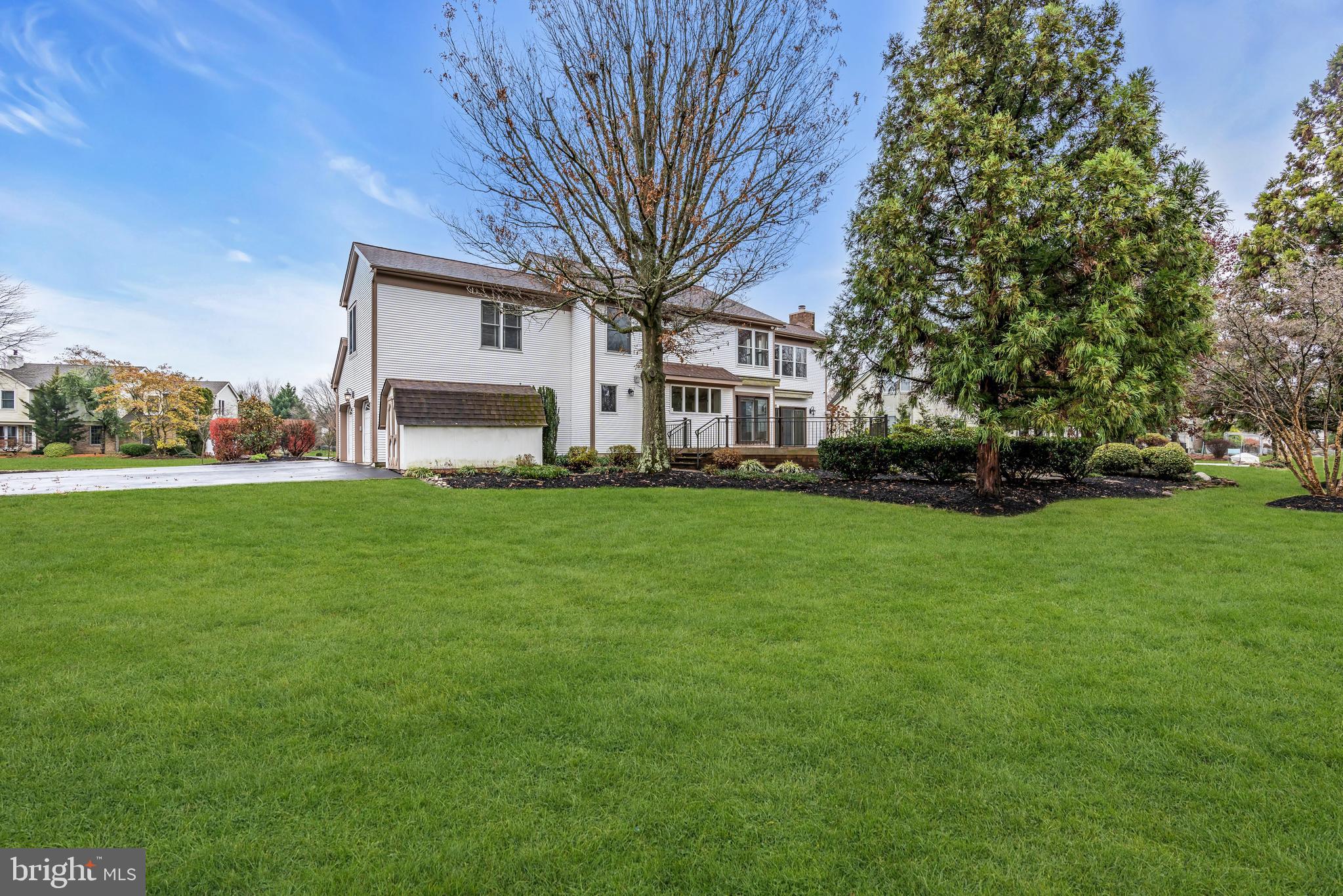 10 Reed Drive North Princeton Junction, NJ 08550 - Photo 54 of 55 Exterior back