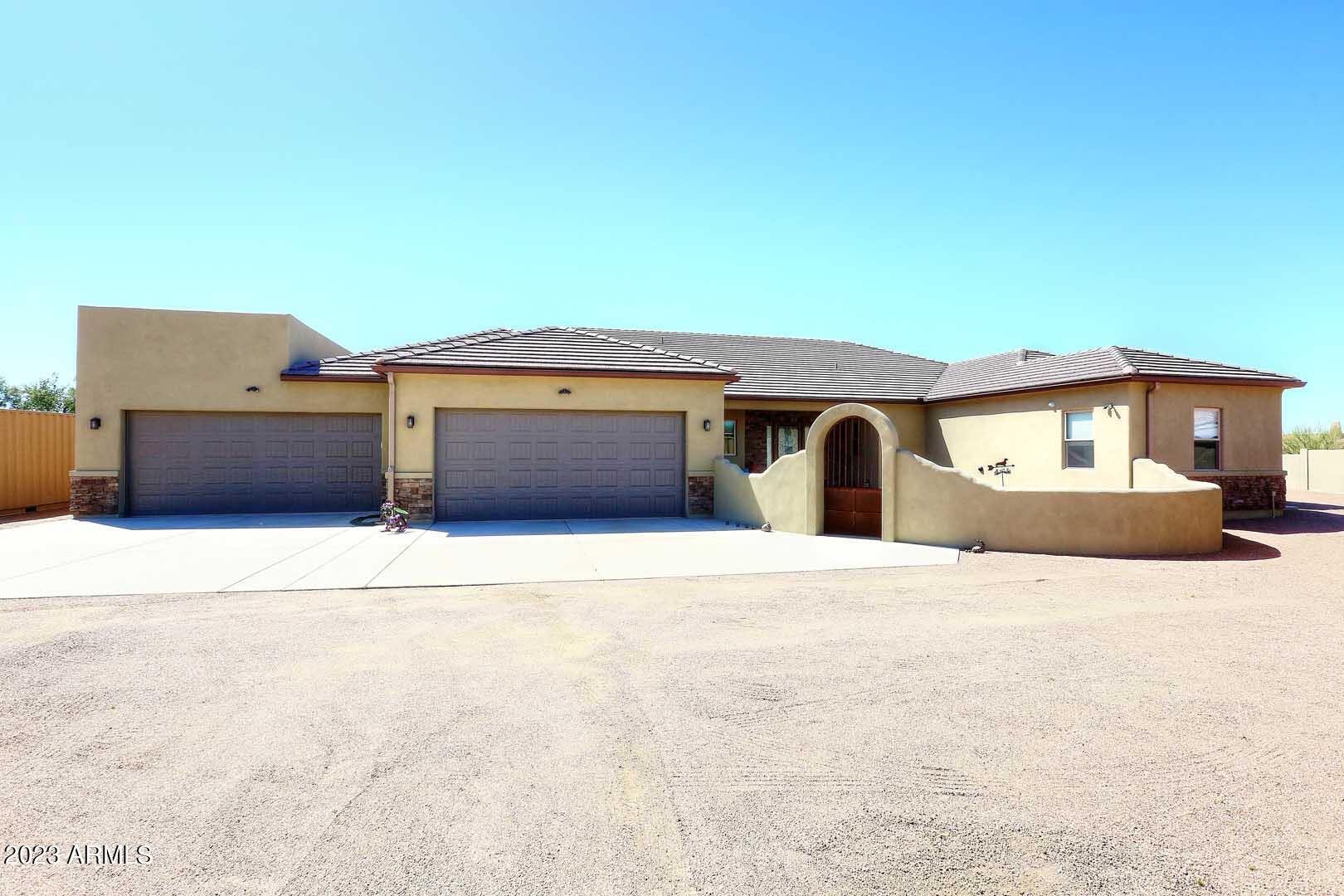 318 South Sixshooter Road Apache Junction, AZ 85119 - Photo 1 of 57 Front View