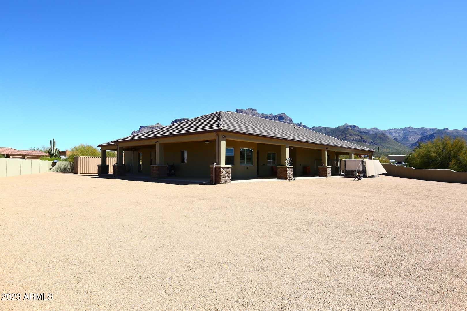 318 South Sixshooter Road Apache Junction, AZ 85119 - Photo 16 of 57 Rear View