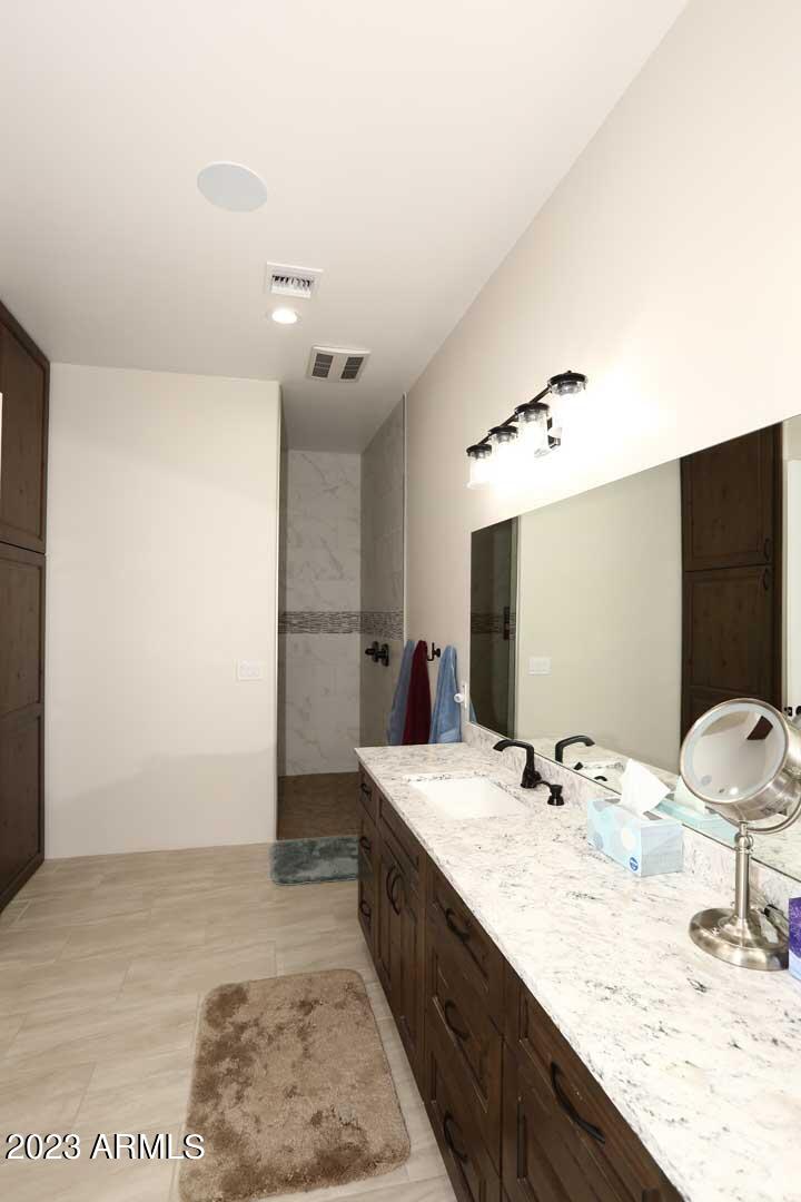 318 South Sixshooter Road Apache Junction, AZ 85119 - Photo 44 of 57 Master Bath2