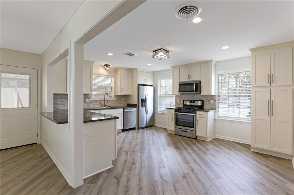 147 Moss Lane River Ridge, LA 70123 - Photo 2 of 15