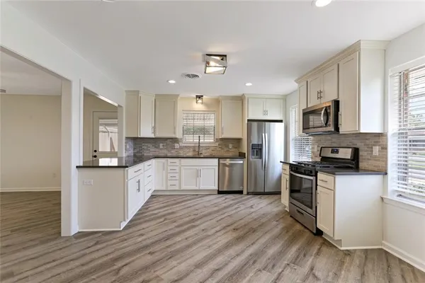 $3,400 | 147 Moss Lane, River Ridge, LA 70123