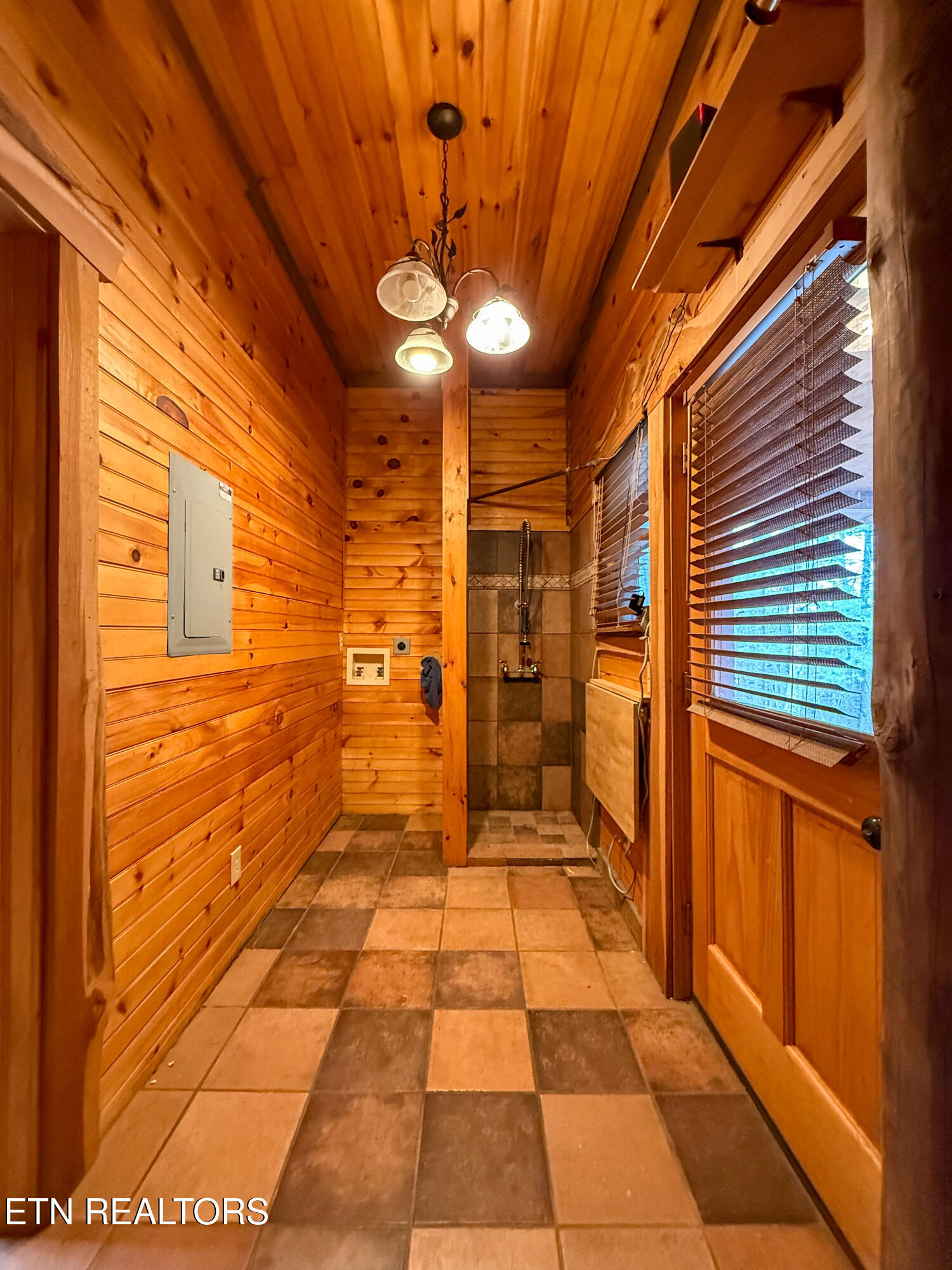 495 Bear Hollow Road Oneida, TN 37841 - Photo 28 of 60 IMG_5540