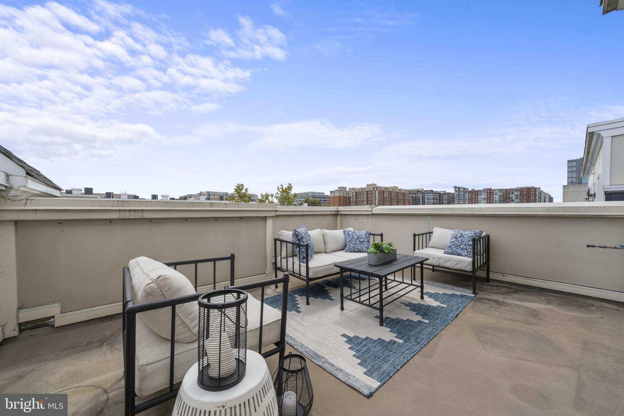 312 I Street Southeast Washington, DC 20003 - Photo 3 of 6