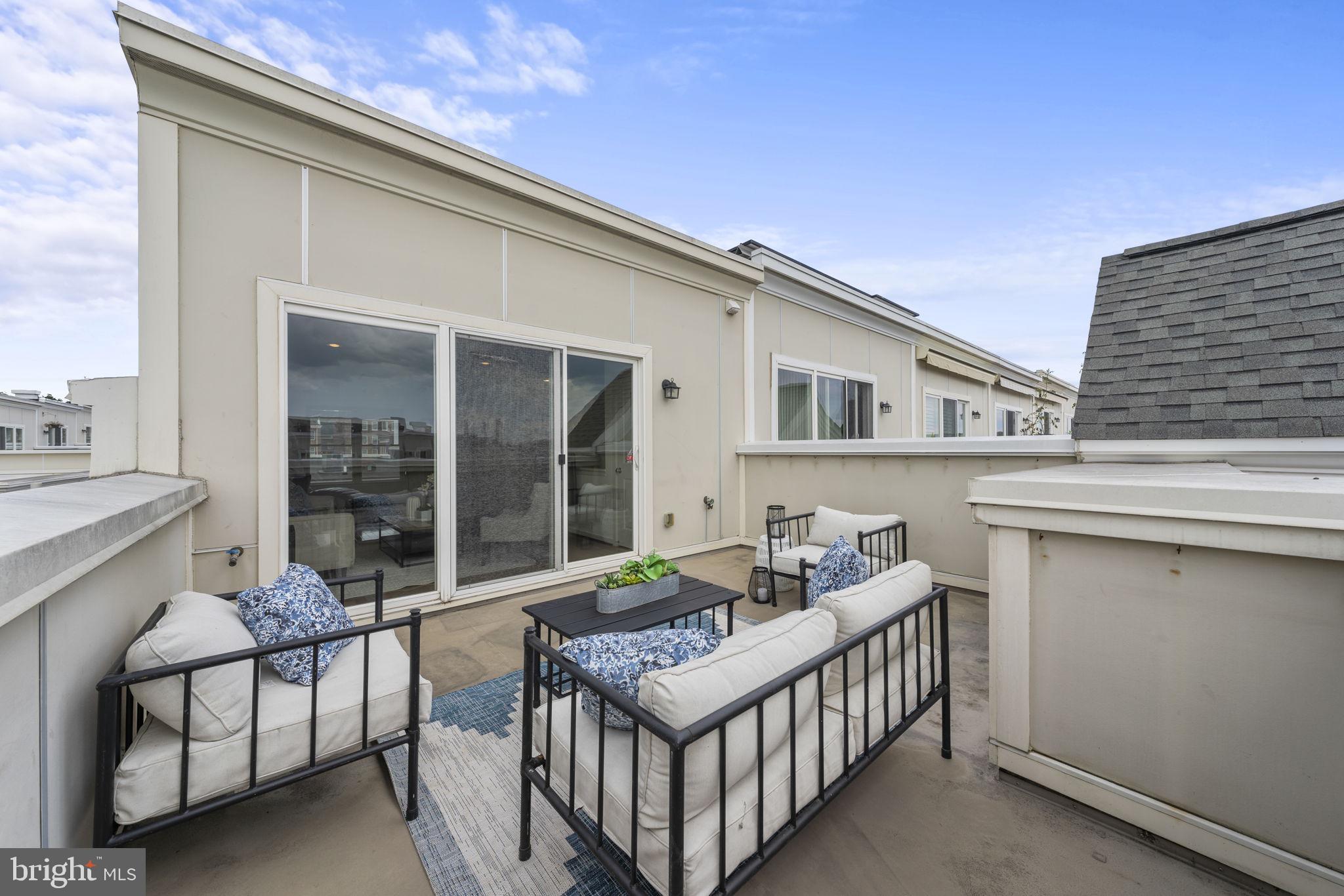 312 I Street Southeast Washington, DC 20003 - Photo 4 of 6