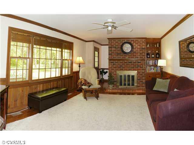 5606 North Chase Road Midlothian, VA 23112 - Photo 6 of 12 Den/Family/Great Room