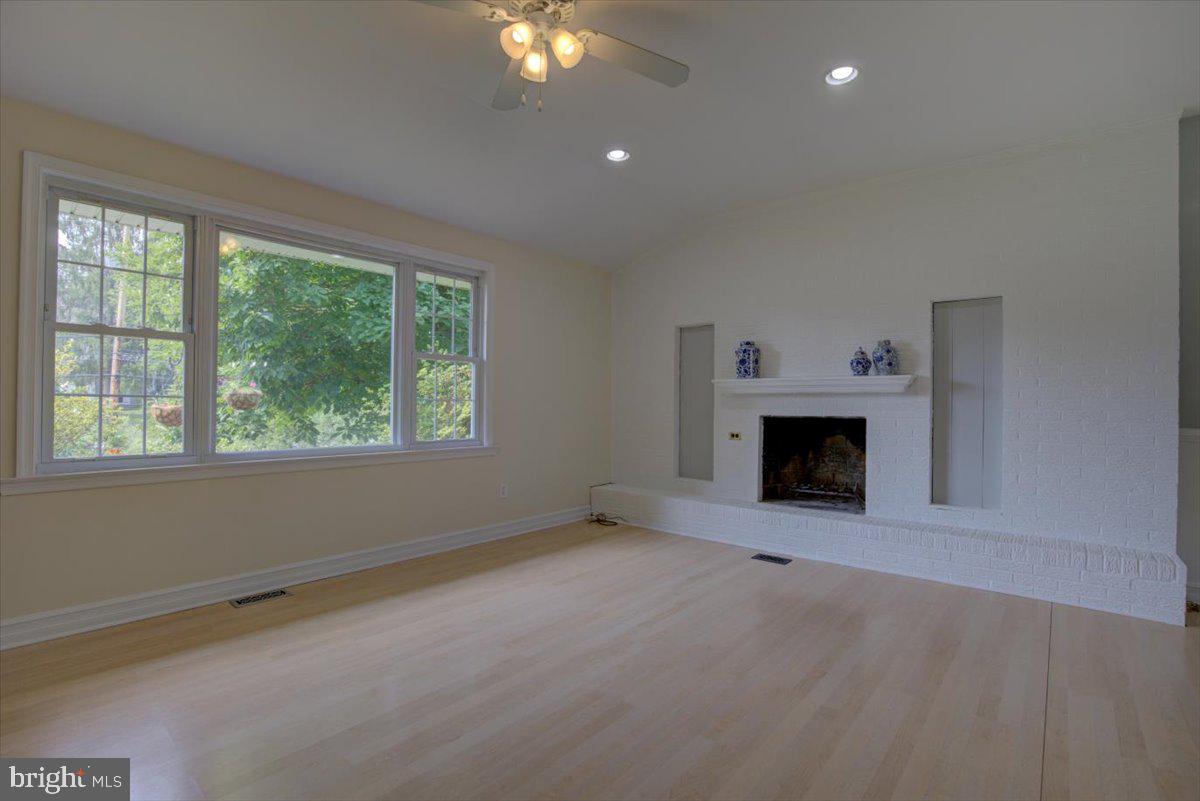 124 Conestoga Road Malvern, PA 19355 - Photo 7 of 34 Large picture window in living room
