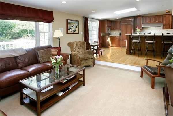 85 Emerson Road Wellesley, MA 02481 - Photo 2 of 7