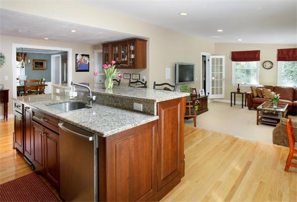 85 Emerson Road Wellesley, MA 02481 - Photo 4 of 7