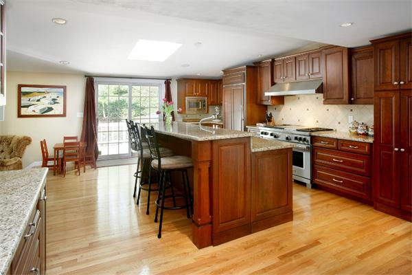 85 Emerson Road Wellesley, MA 02481 - Photo 5 of 7