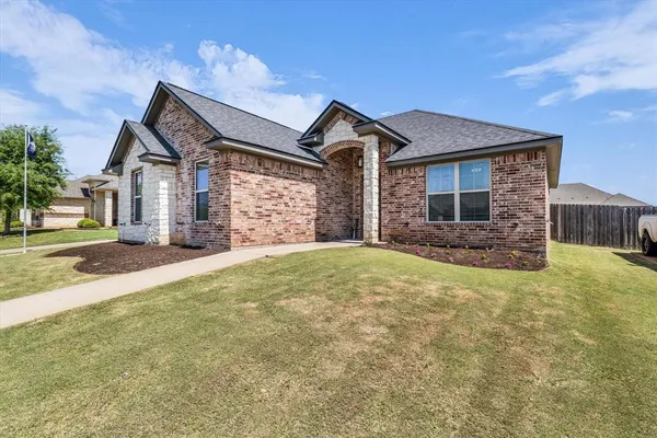 $385,000 | 10405 Aquilla Trail, Waco, TX 76708