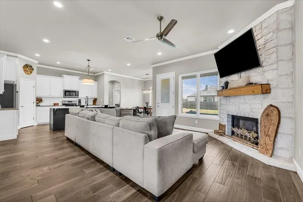 $385,000 | 10405 Aquilla Trail, Waco, TX 76708