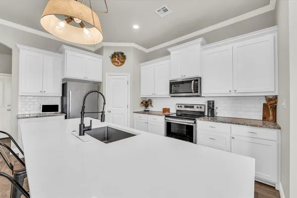 $385,000 | 10405 Aquilla Trail, Waco, TX 76708