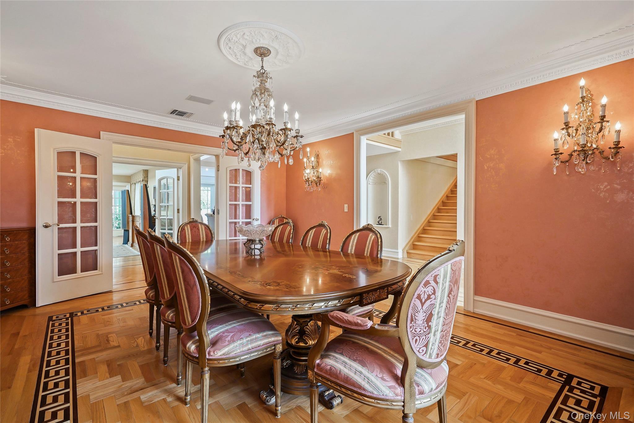 10 Hill Road Sands Point, NY 11050 - Photo 11 of 46