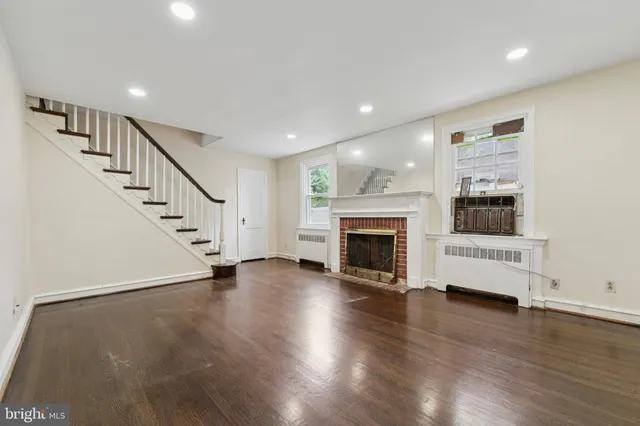 $379,900 | 8427 Limekiln Pike, Wyncote, PA 19095