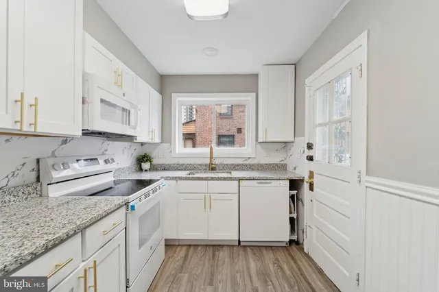 $379,900 | 8427 Limekiln Pike, Wyncote, PA 19095