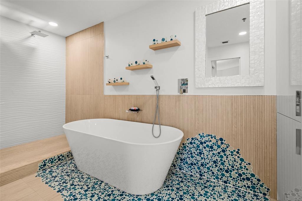 988 Boulevard Of The Arts, Unit 109 Sarasota, FL 34236 - Photo 21 of 92