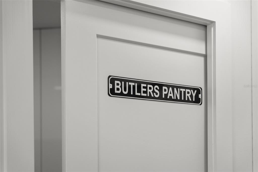 988 Boulevard Of The Arts, Unit 109 Sarasota, FL 34236 - Photo 33 of 92