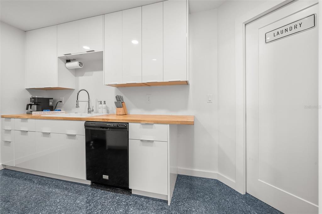 988 Boulevard Of The Arts, Unit 109 Sarasota, FL 34236 - Photo 38 of 92