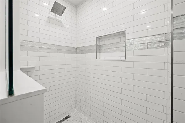 $18,000 | 988 Boulevard Of The Arts, Unit 109, Sarasota, FL 34236