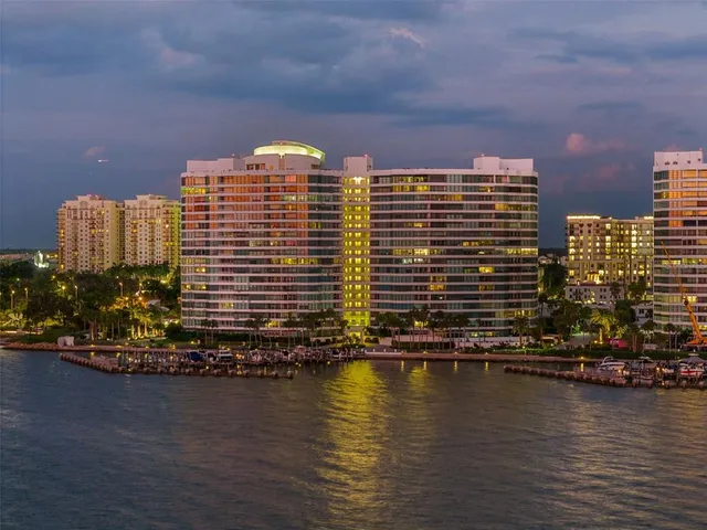 $18,000 | 988 Boulevard Of The Arts, Unit 109, Sarasota, FL 34236