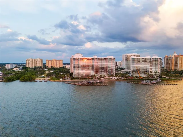 $18,000 | 988 Boulevard Of The Arts, Unit 109, Sarasota, FL 34236