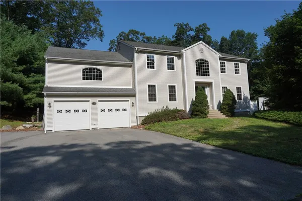 $280,500 | 16 Louise Ann Drive, Smithfield, RI 02917