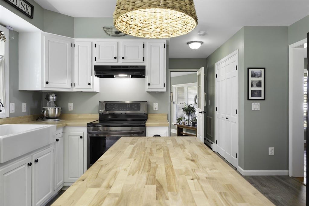 7 Lyman Street Granby, MA 01033 - Photo 8 of 41
