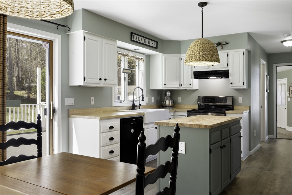 7 Lyman Street Granby, MA 01033 - Photo 9 of 41