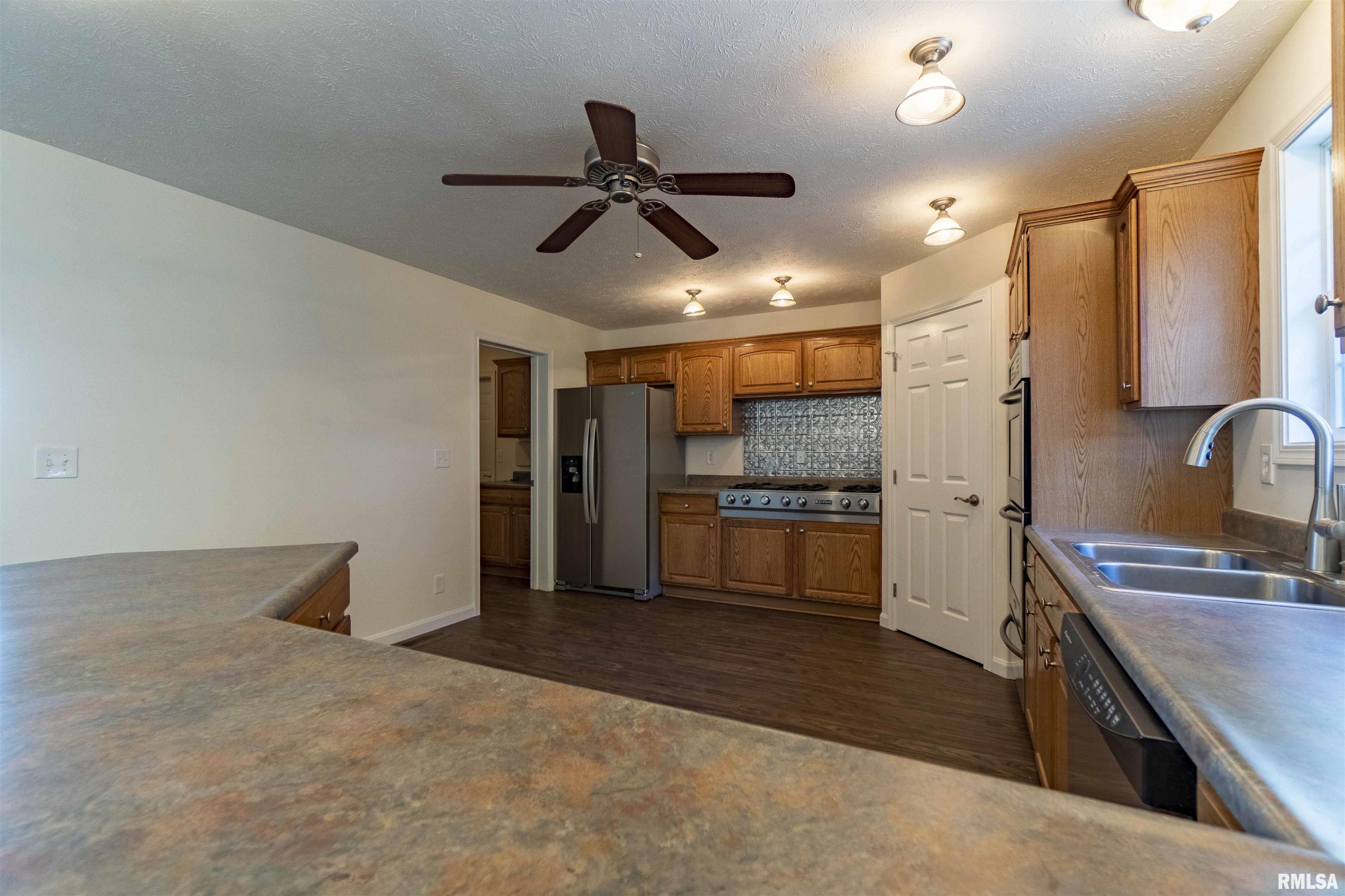 16694 Goeken Road Green Valley, IL 61534 - Photo 8 of 40