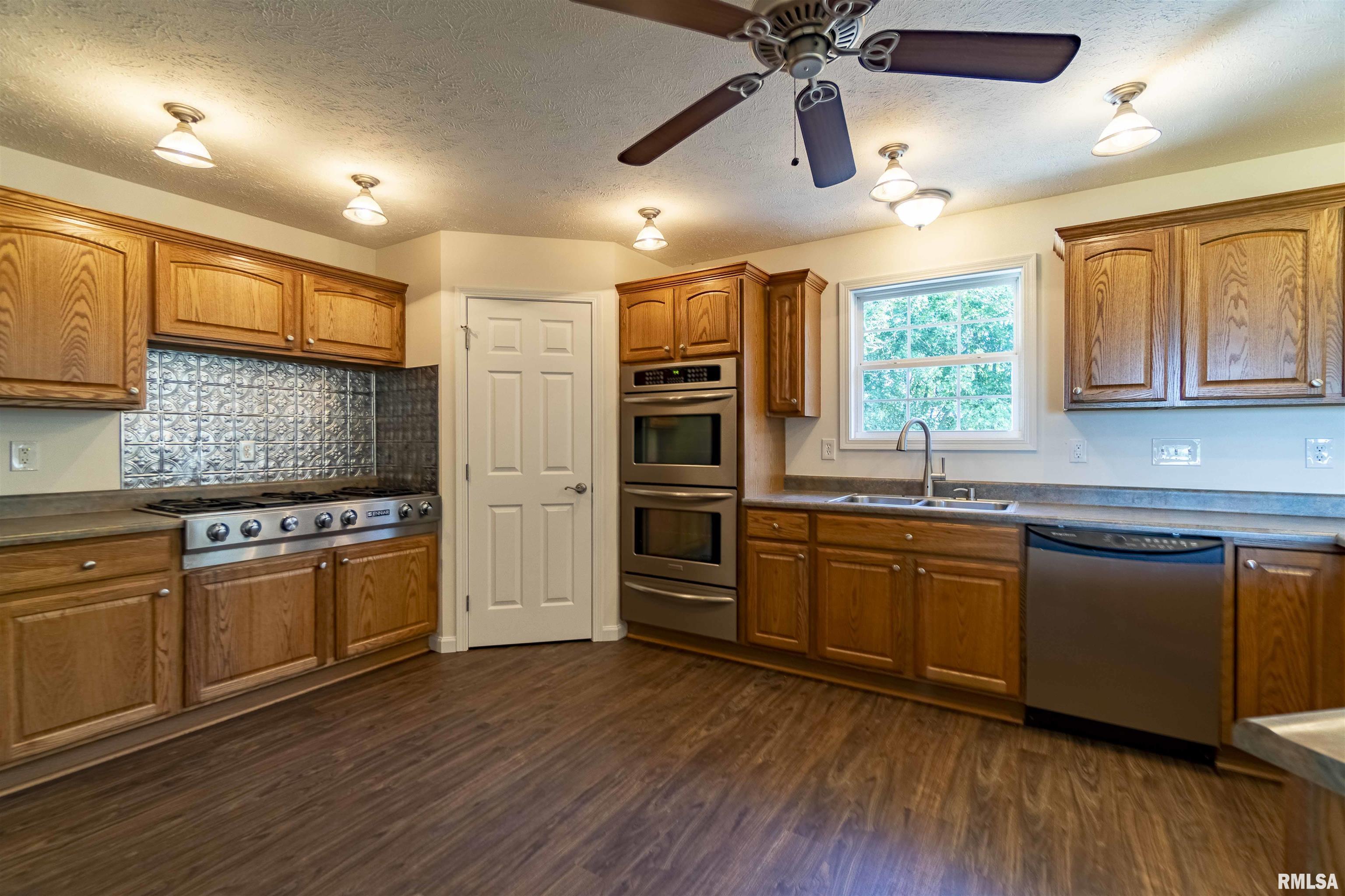 16694 Goeken Road Green Valley, IL 61534 - Photo 9 of 40