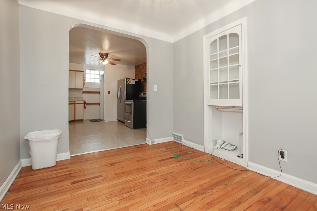1048 Yellowstone Road Cleveland Heights, OH 44121 - Photo 5 of 19