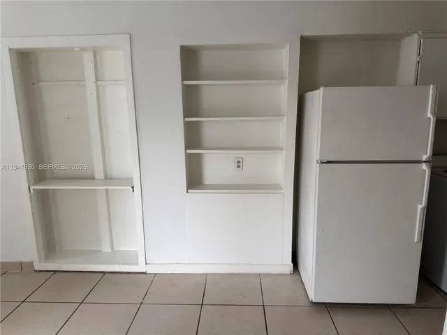 $1,300 | 921 North 17th Court, Unit 925, Hollywood, FL 33020