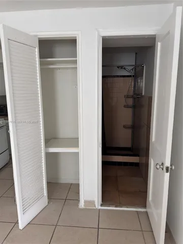 $1,300 | 921 North 17th Court, Unit 925, Hollywood, FL 33020