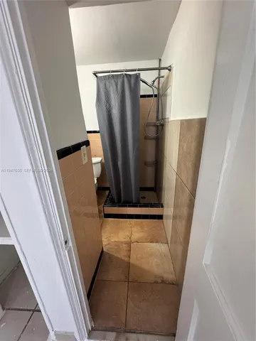 $1,300 | 921 North 17th Court, Unit 925, Hollywood, FL 33020