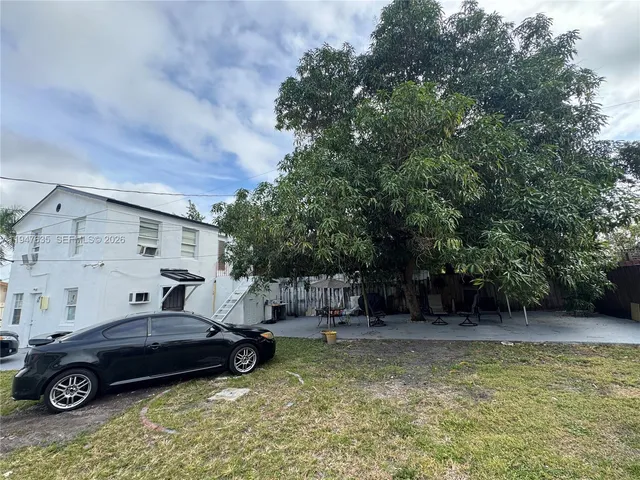 $1,300 | 921 North 17th Court, Unit 925, Hollywood, FL 33020