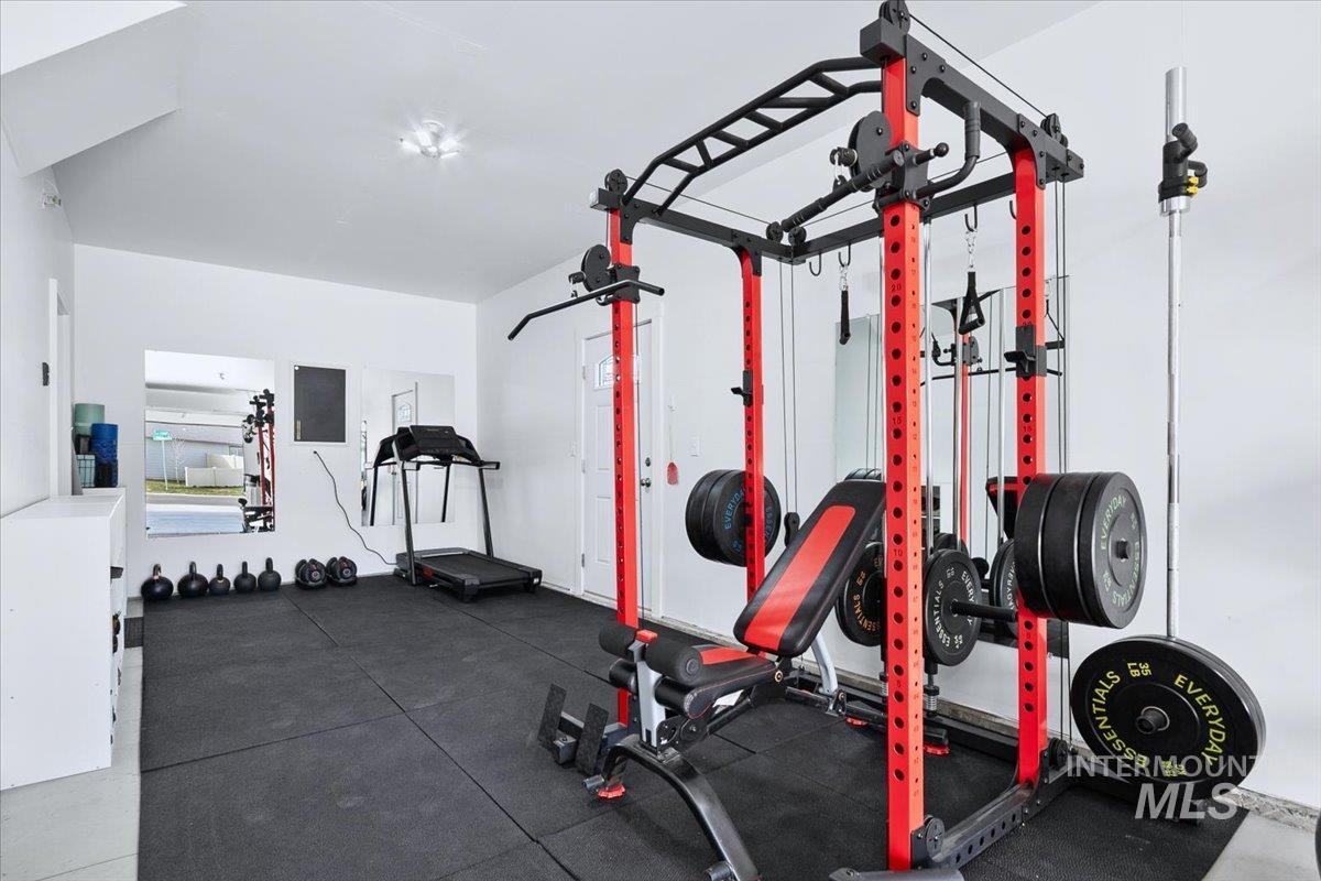 4215 North Pindus Avenue Meridian, ID 83646 - Photo 38 of 46 Third bay