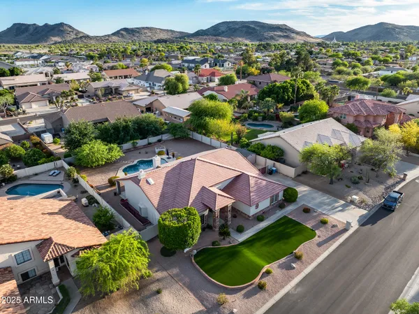 $950,000 | 4637 West Misty Willow Lane, Glendale, AZ 85310