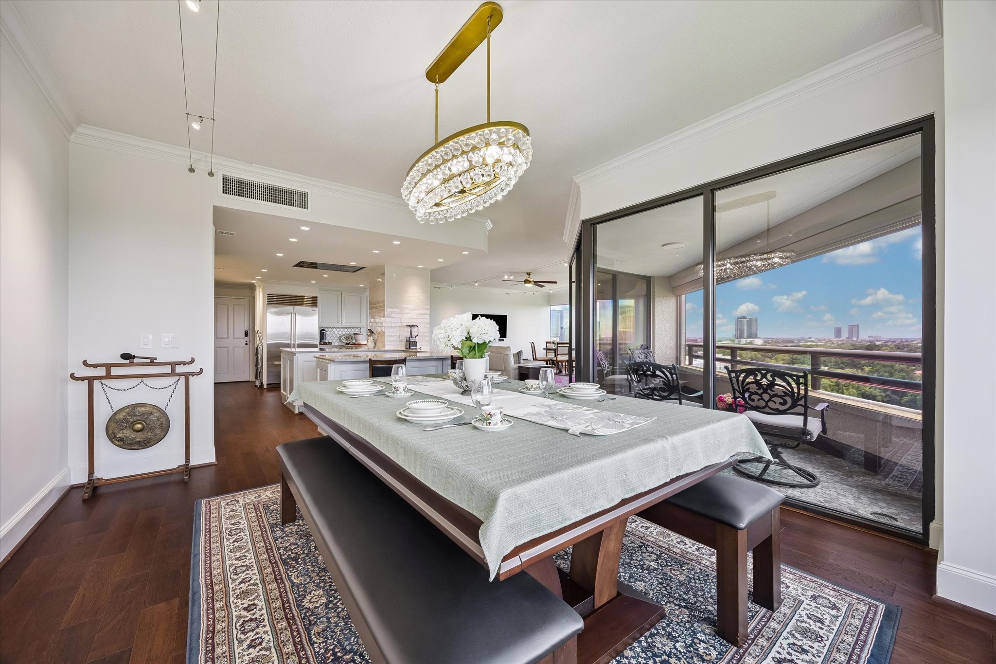 101 Westcott Street, Unit 1202 Houston, TX 77007 - Photo 9 of 40 Balcony access off dining area. Panoramic views from all rooms.