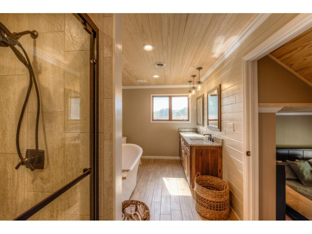 449 Lakeshore Road Bluff City, TN 37618 - Photo 12 of 32 Photo 12