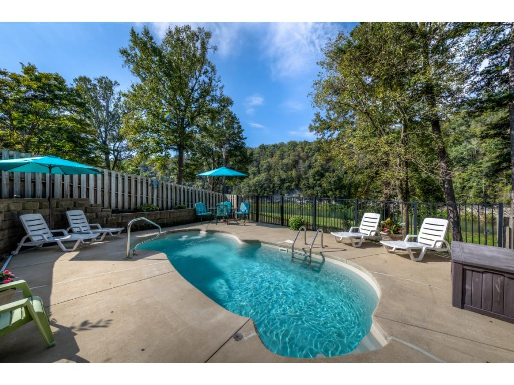 449 Lakeshore Road Bluff City, TN 37618 - Photo 2 of 32 Photo 2