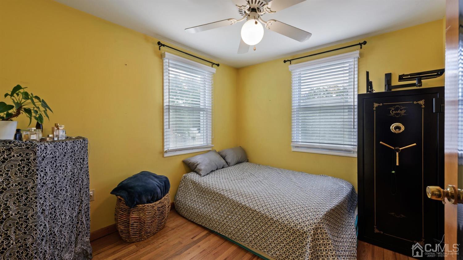 21 Highfield Road Colonia, NJ 07067 - Photo 13 of 26 Bedroom on Ground floor