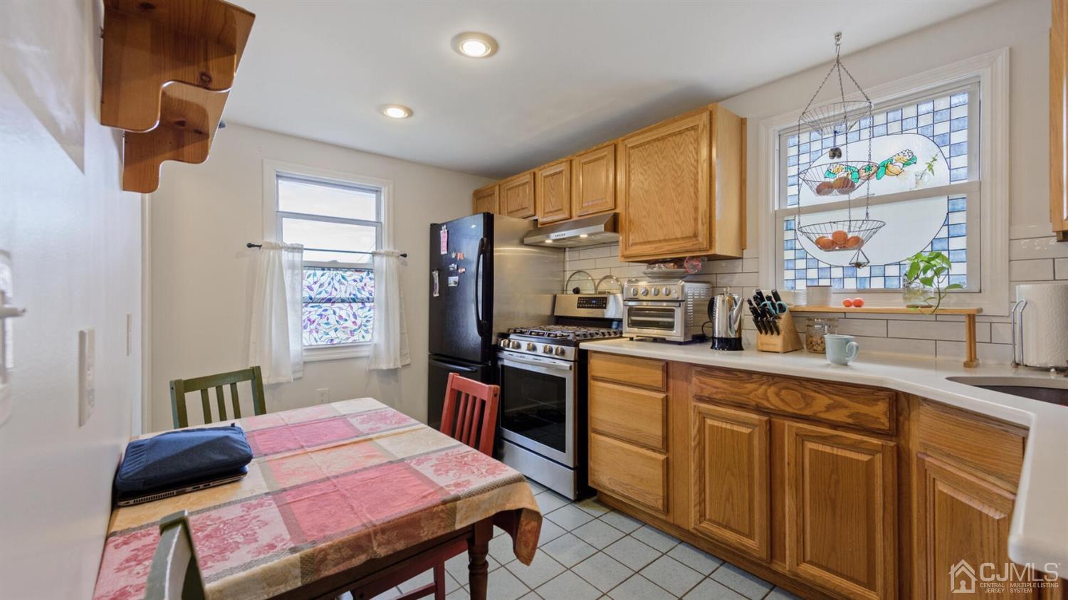 21 Highfield Road Colonia, NJ 07067 - Photo 14 of 26 Eat-in Kitchen